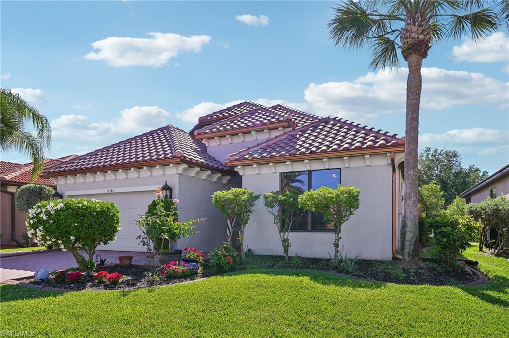12142 Country Day Cir Property Photo 2