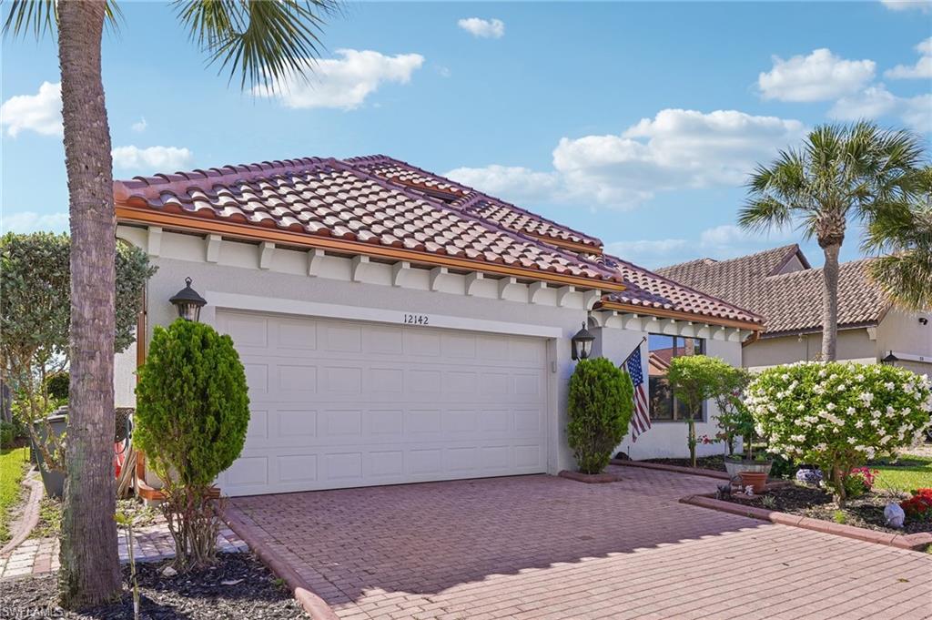 12142 Country Day Cir Property Photo 3