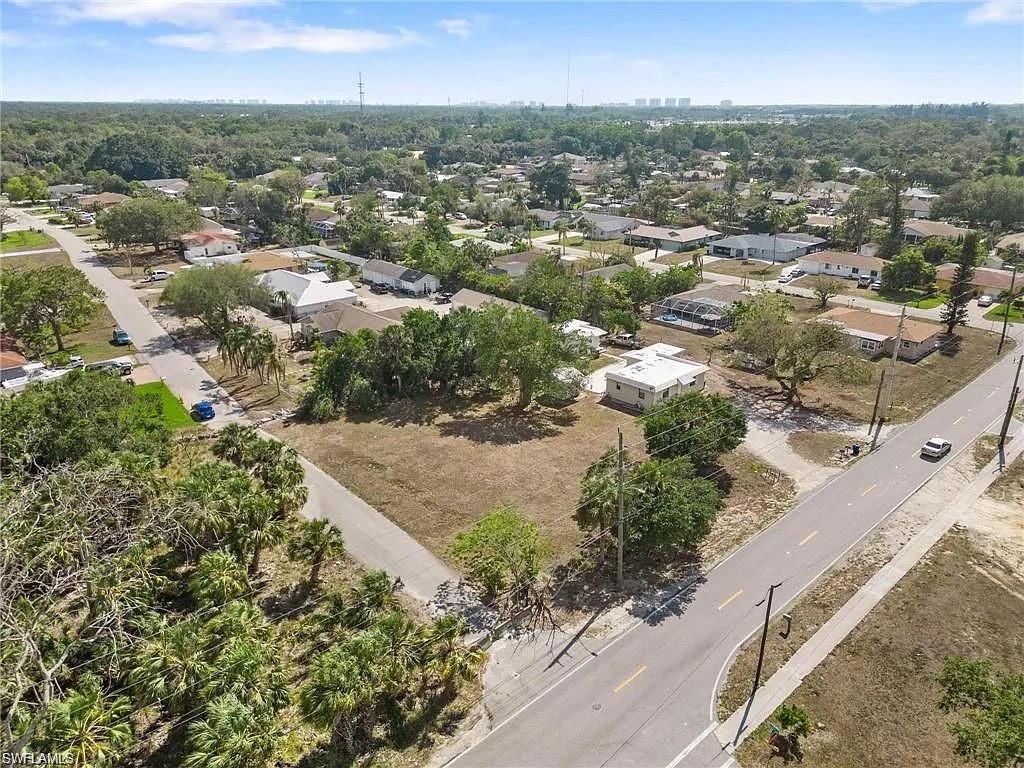 27820 Lime St Property Photo 4