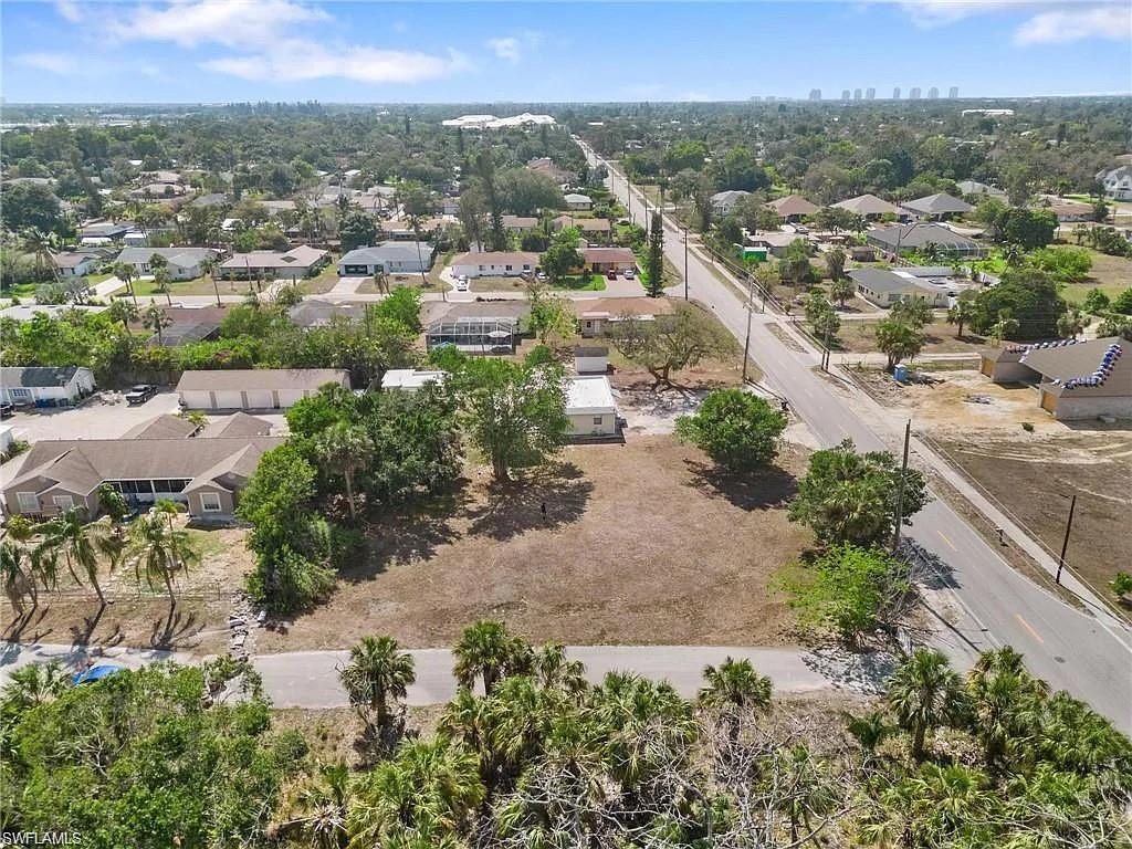 27820 Lime St Property Photo 5