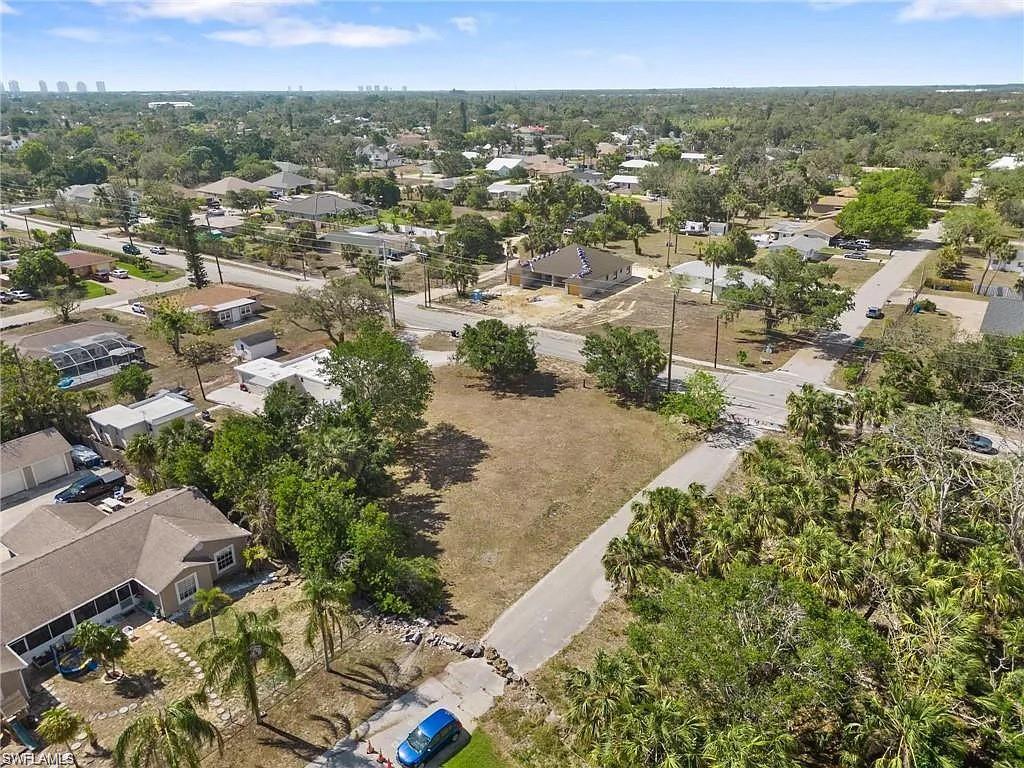 27820 Lime St Property Photo 7