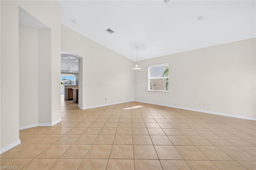 8369 Sumner Ave Property Photo 5