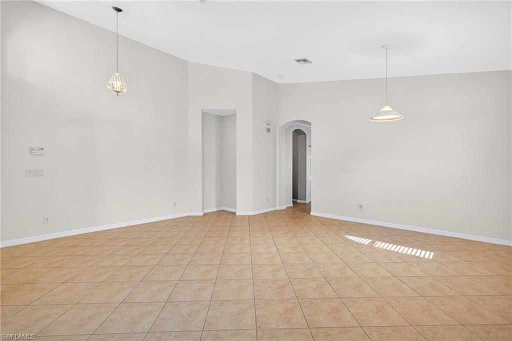 8369 Sumner Ave Property Photo 7