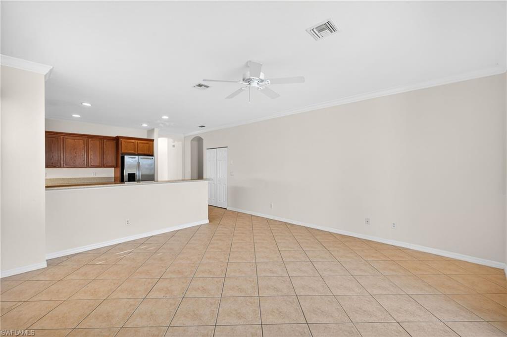 8369 Sumner Ave Property Photo 9