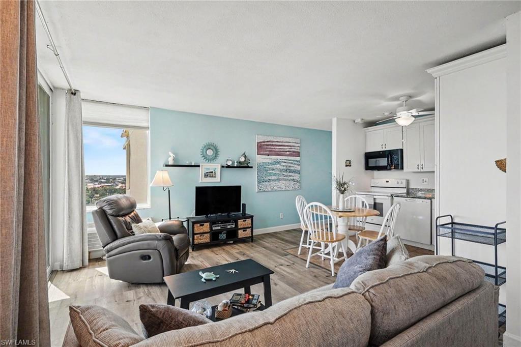 7360 Estero Blvd 1001 Property Photo 4