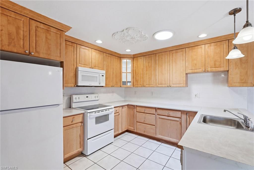 5563 Foxlake Dr Property Photo 9