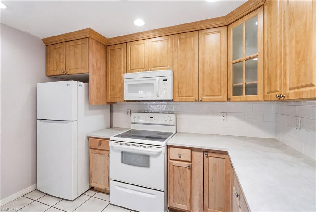 5563 Foxlake Dr Property Photo 10
