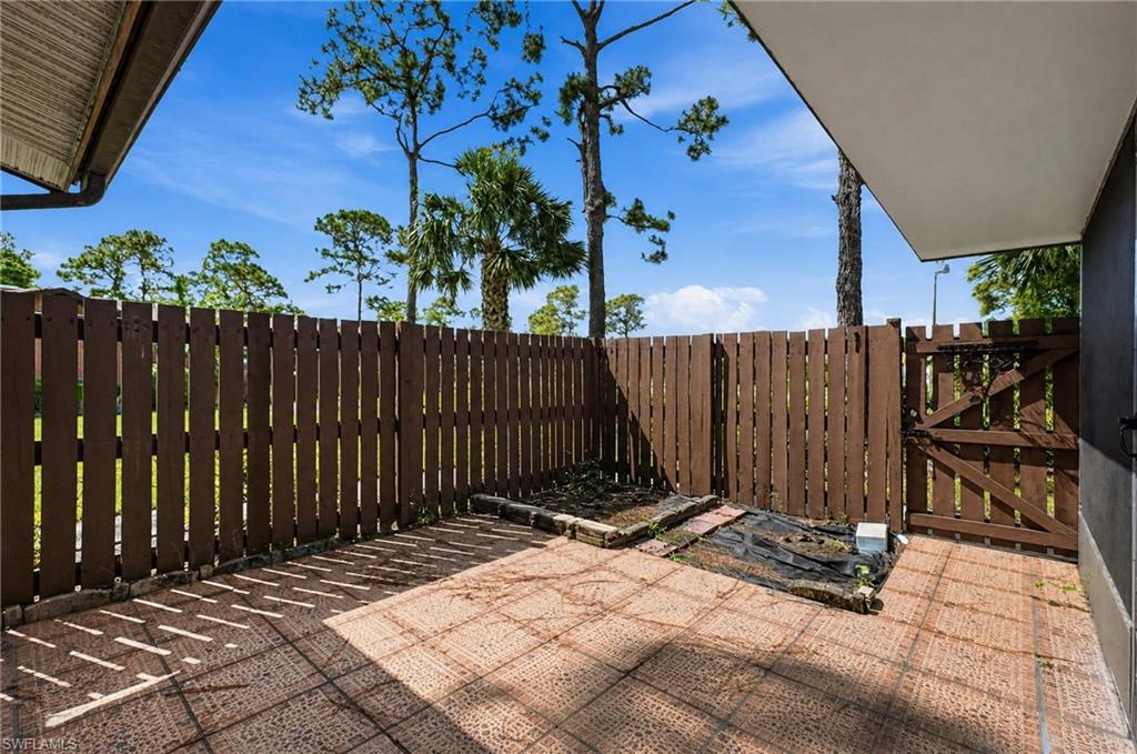 5563 Foxlake Dr Property Photo 29