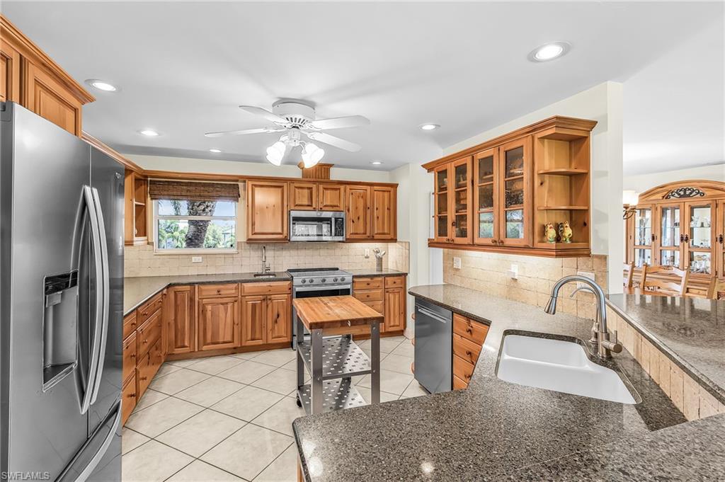 14221 Clubhouse Dr Property Photo 10
