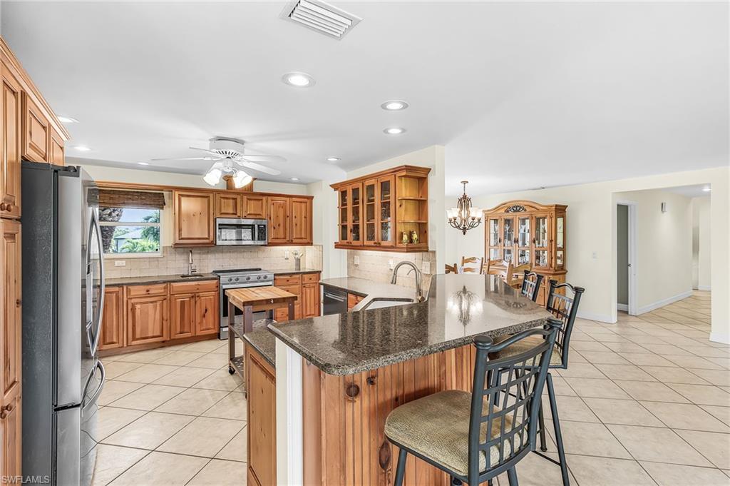 14221 Clubhouse Dr Property Photo 11