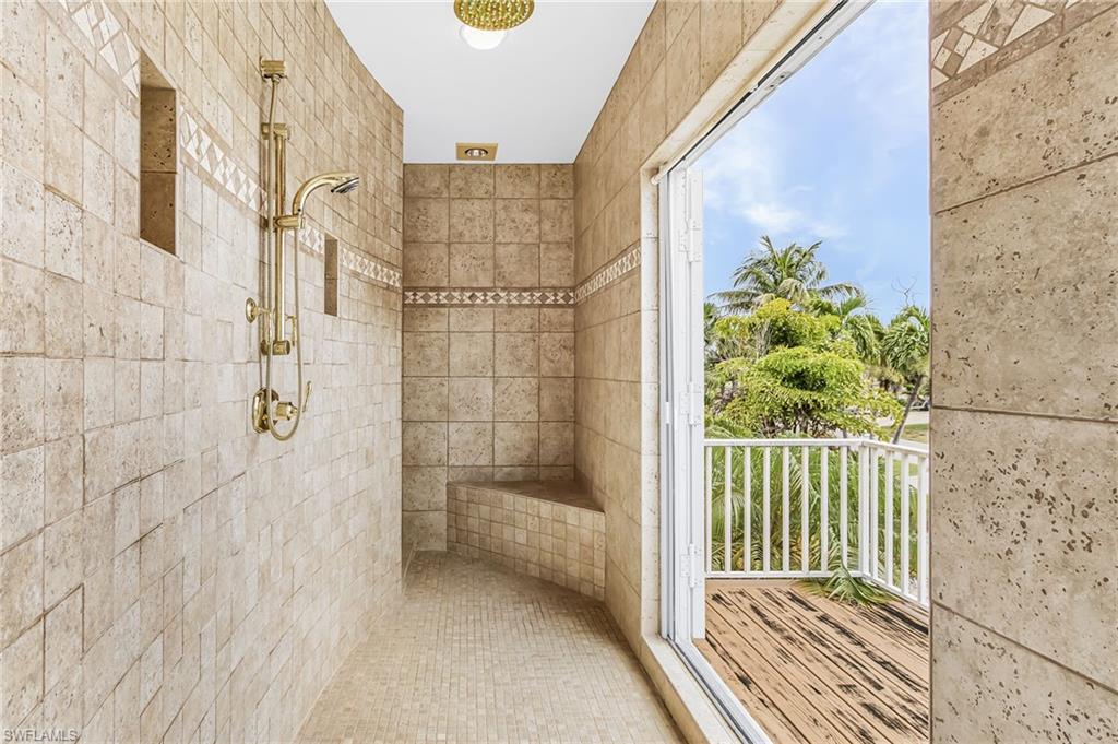 14221 Clubhouse Dr Property Photo 24