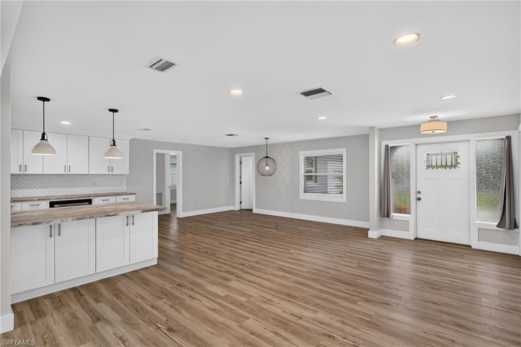 4957 Sorrento Ct Property Photo 3