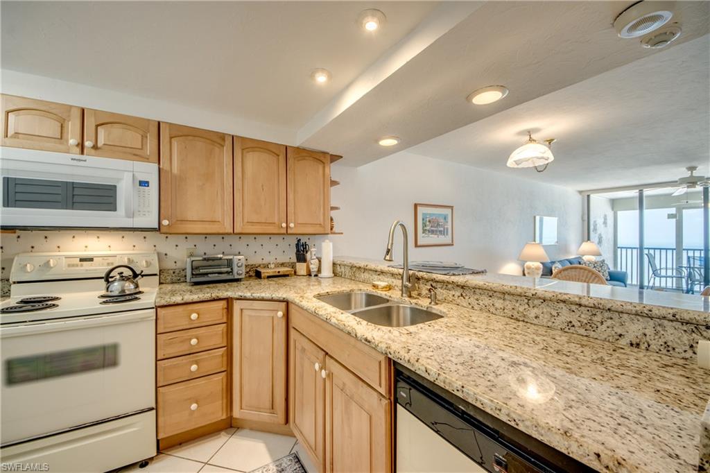 6400 Estero Blvd 1101 Property Photo 4