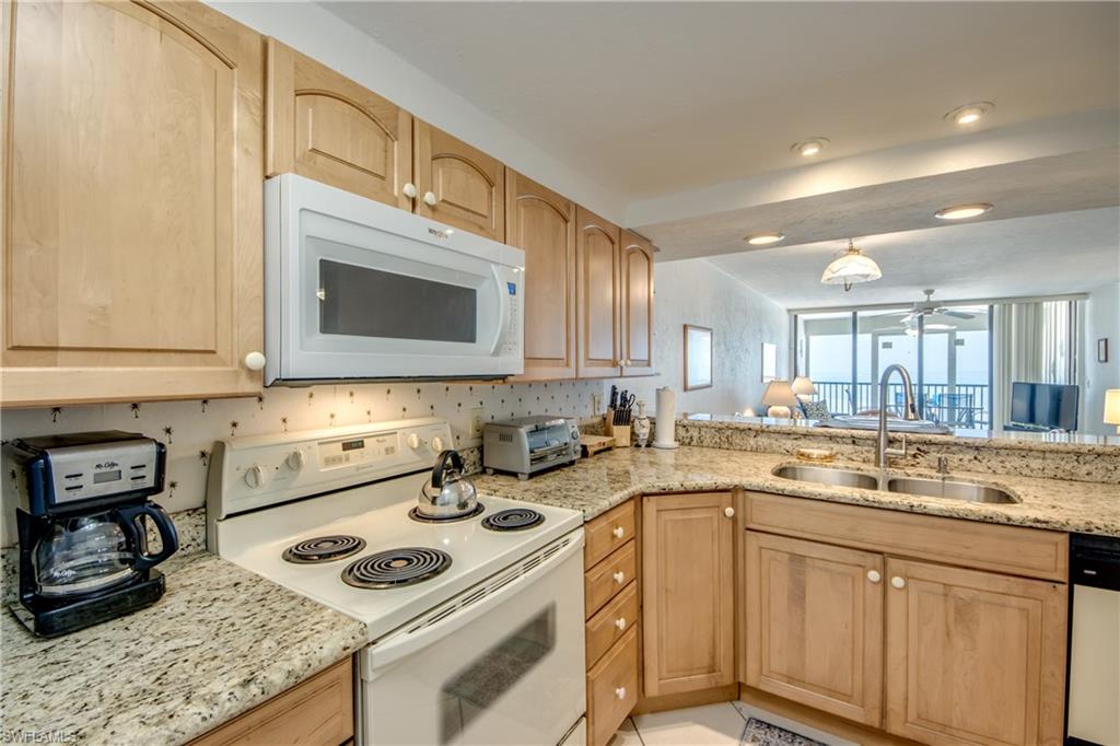 6400 Estero Blvd 1101 Property Photo 15