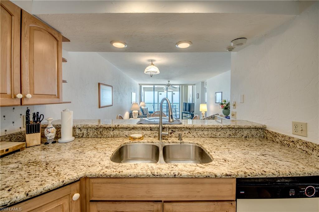 6400 Estero Blvd 1101 Property Photo 16