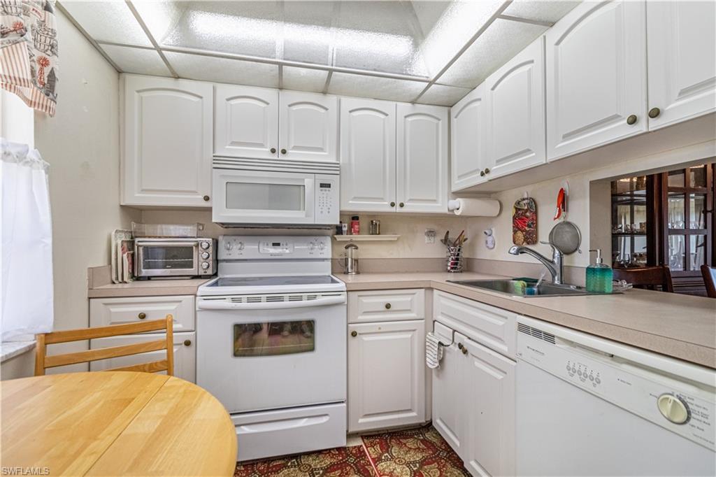 1828 Pine Valley Dr 309 Property Photo 6