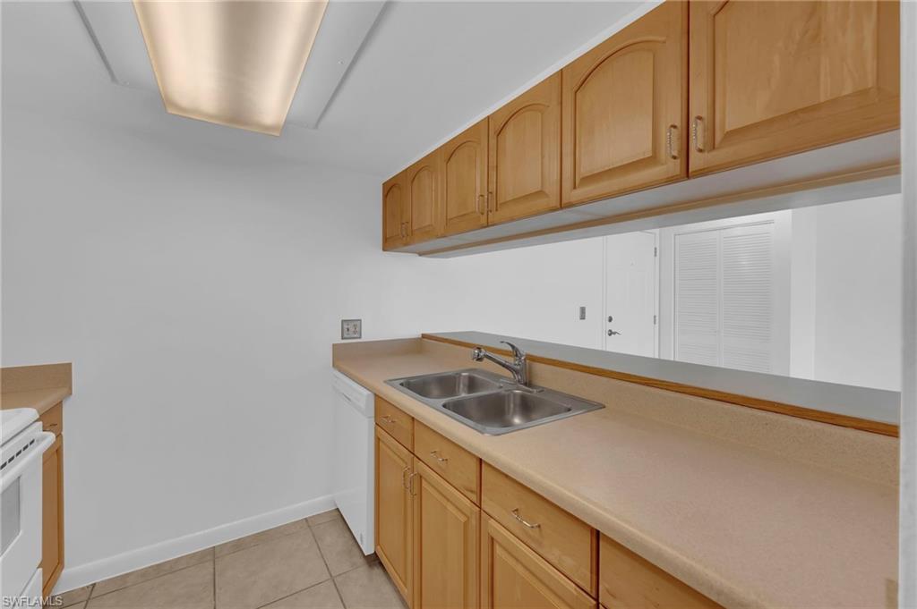 2875 Palm Beach Blvd 205 Property Photo 14