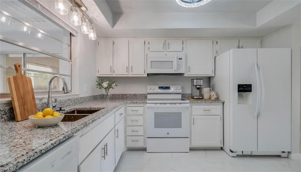 5657 Eichen Cir E Property Photo 11