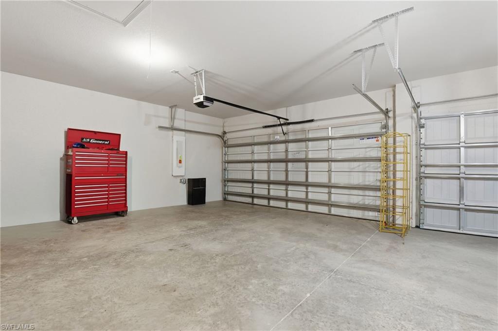 14735 Keystone Blvd Property Photo 29
