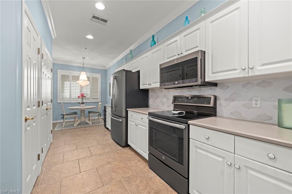 20071 Sanibel View Cir 301 Property Photo 16