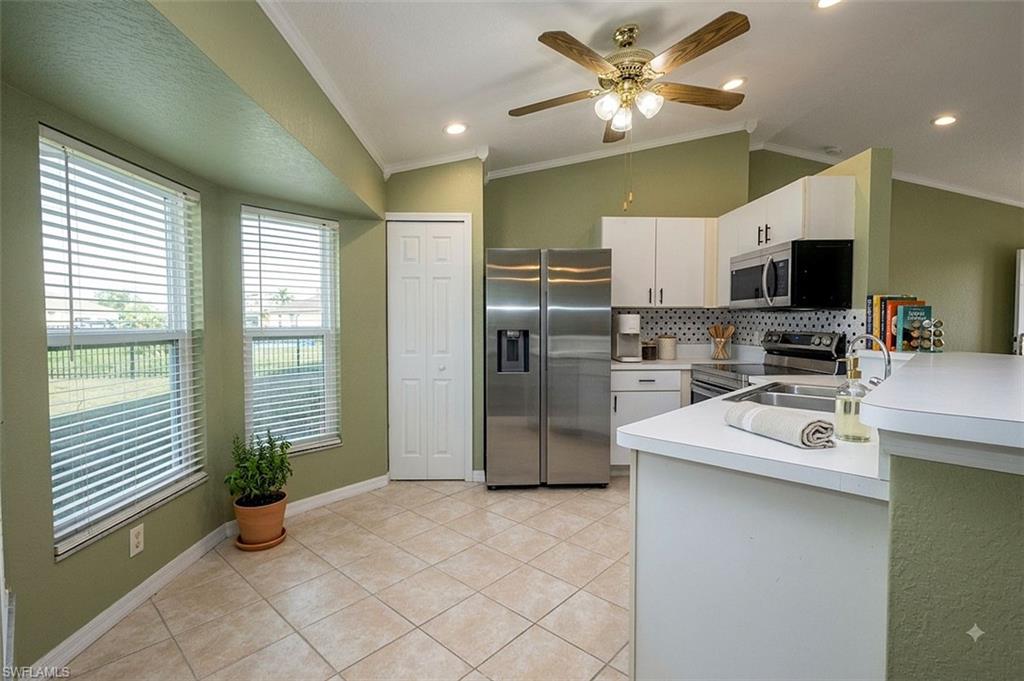 25324 Lychee Ct Property Photo 3