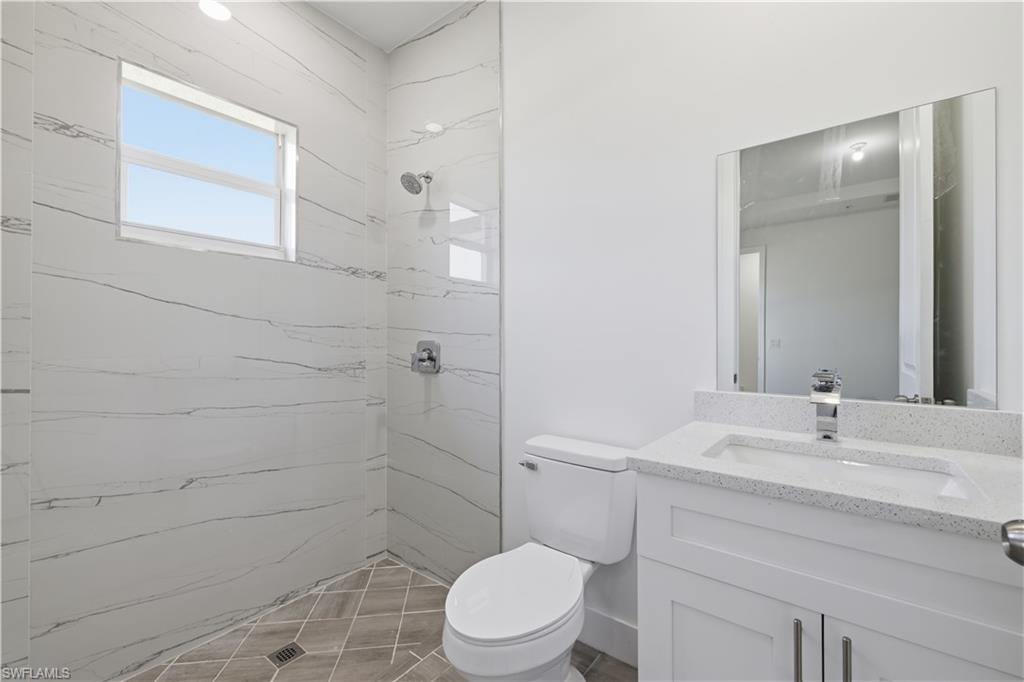 195 Rotonda Blvd W A Property Photo 10