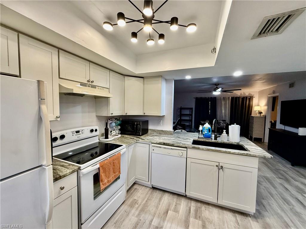 2133 Golfside Village Dr Property Photo 4
