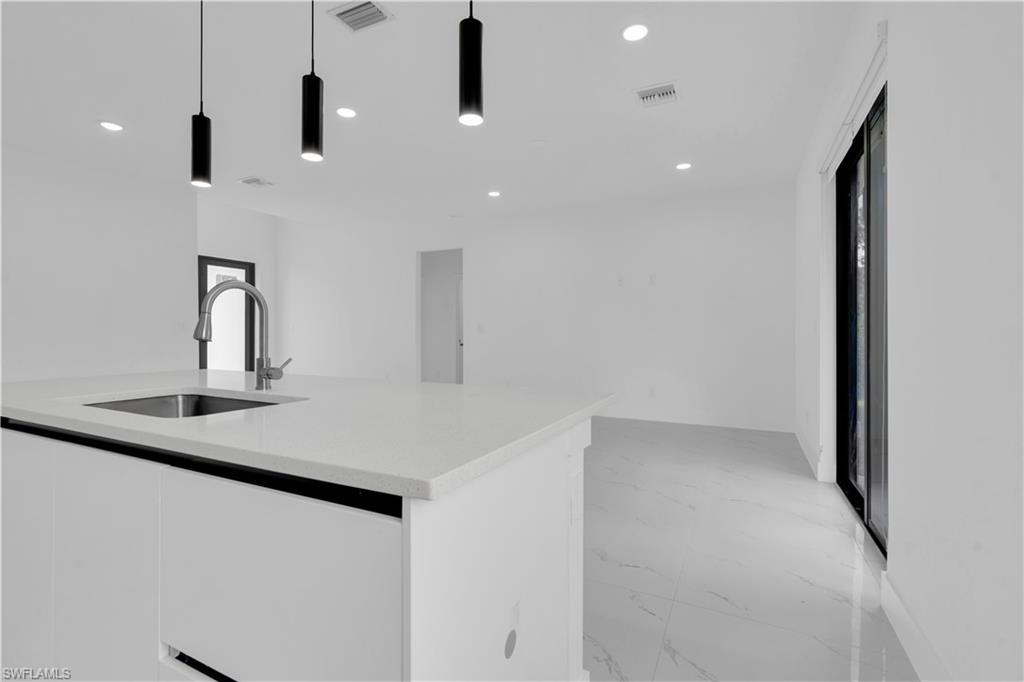 3205 57th St W Property Photo 19