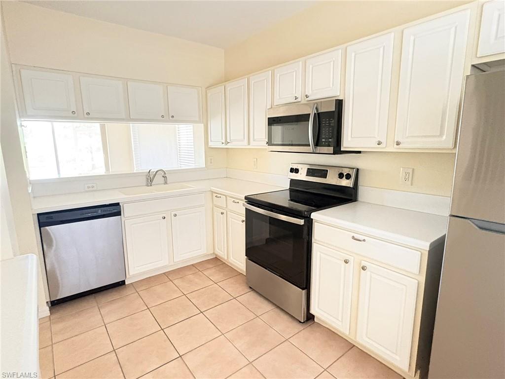 8162 Pacific Beach Dr Property Photo 3