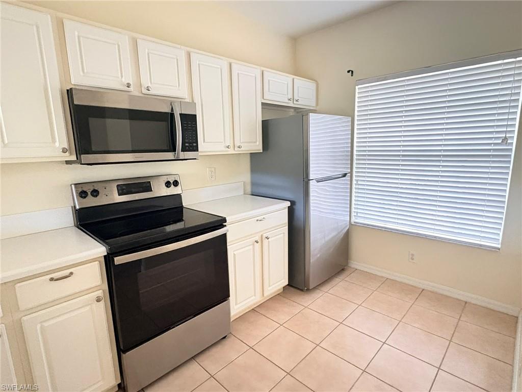 8162 Pacific Beach Dr Property Photo 4
