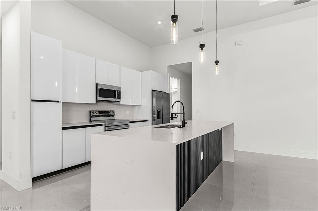 1900 Nw Embers Ter Property Photo 12
