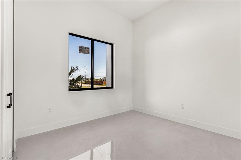 1900 Nw Embers Ter Property Photo 18