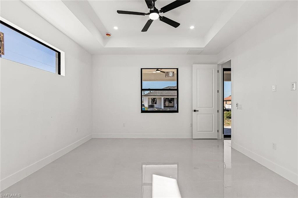 1900 Nw Embers Ter Property Photo 19