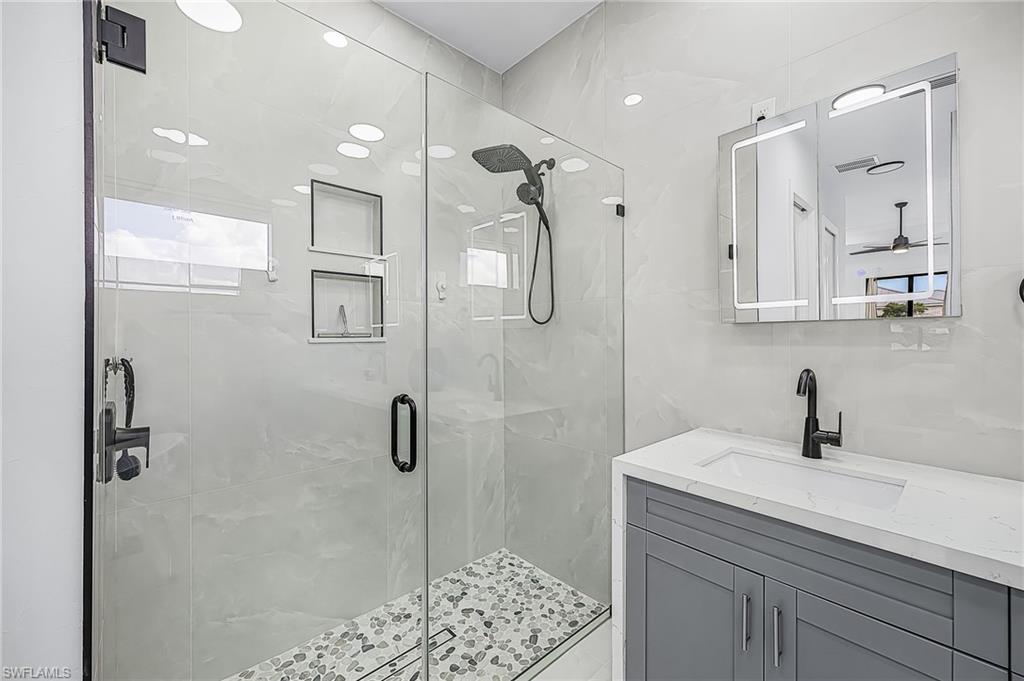 2724 Nw 7th Pl Property Photo 19