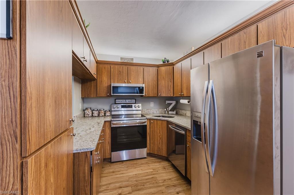 4641 Lakeside Club Blvd 13 Property Photo 7