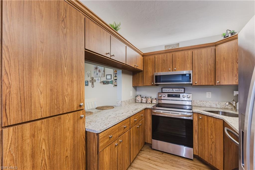 4641 Lakeside Club Blvd 13 Property Photo 8