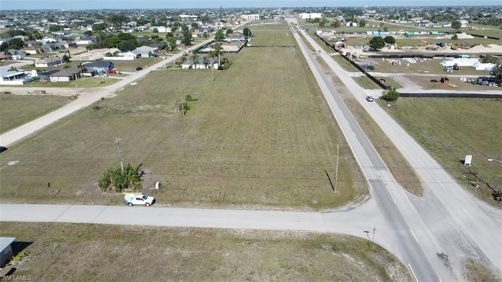 2098 Diplomat Pkwy E Property Photo 4
