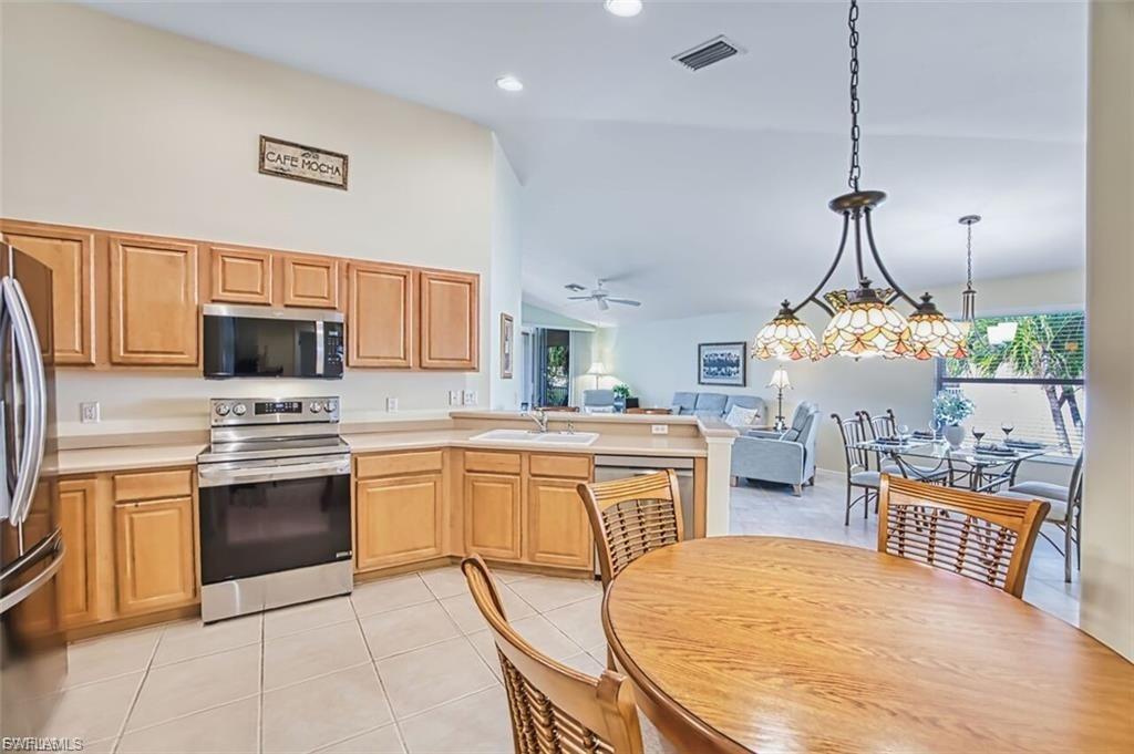 10135 Colonial Country Club Blvd 1202 Property Photo 6