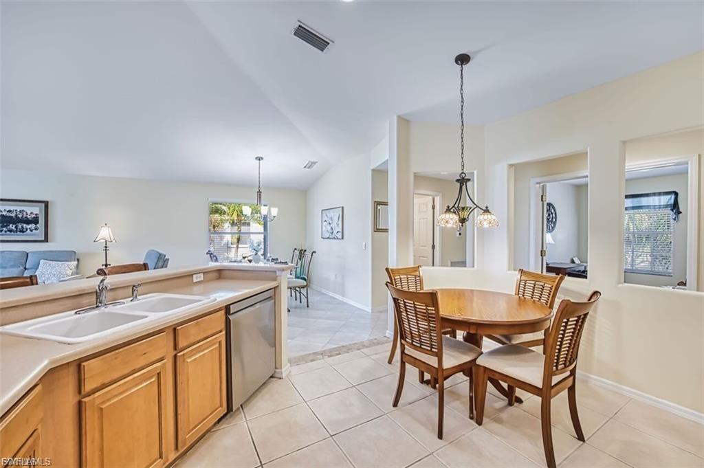 10135 Colonial Country Club Blvd 1202 Property Photo 8