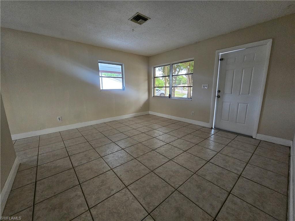 423 Morgan Cir S Property Photo 6