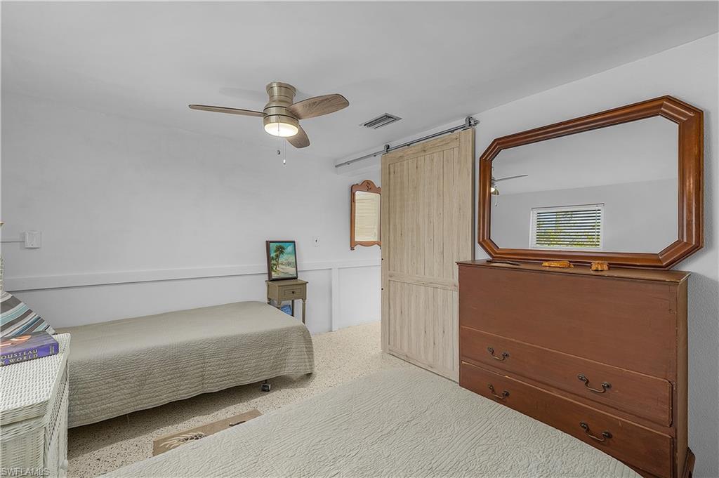 5387 Marina Dr Property Photo 6