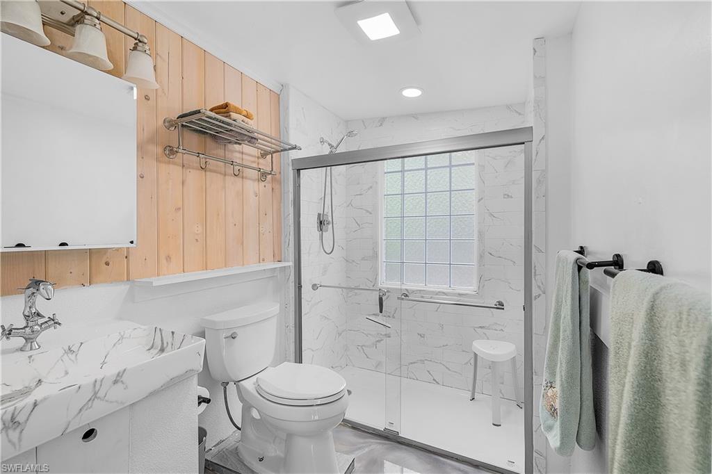 5387 Marina Dr Property Photo 27