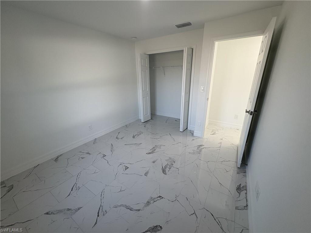 2810 Nw 26th Pl Property Photo 5