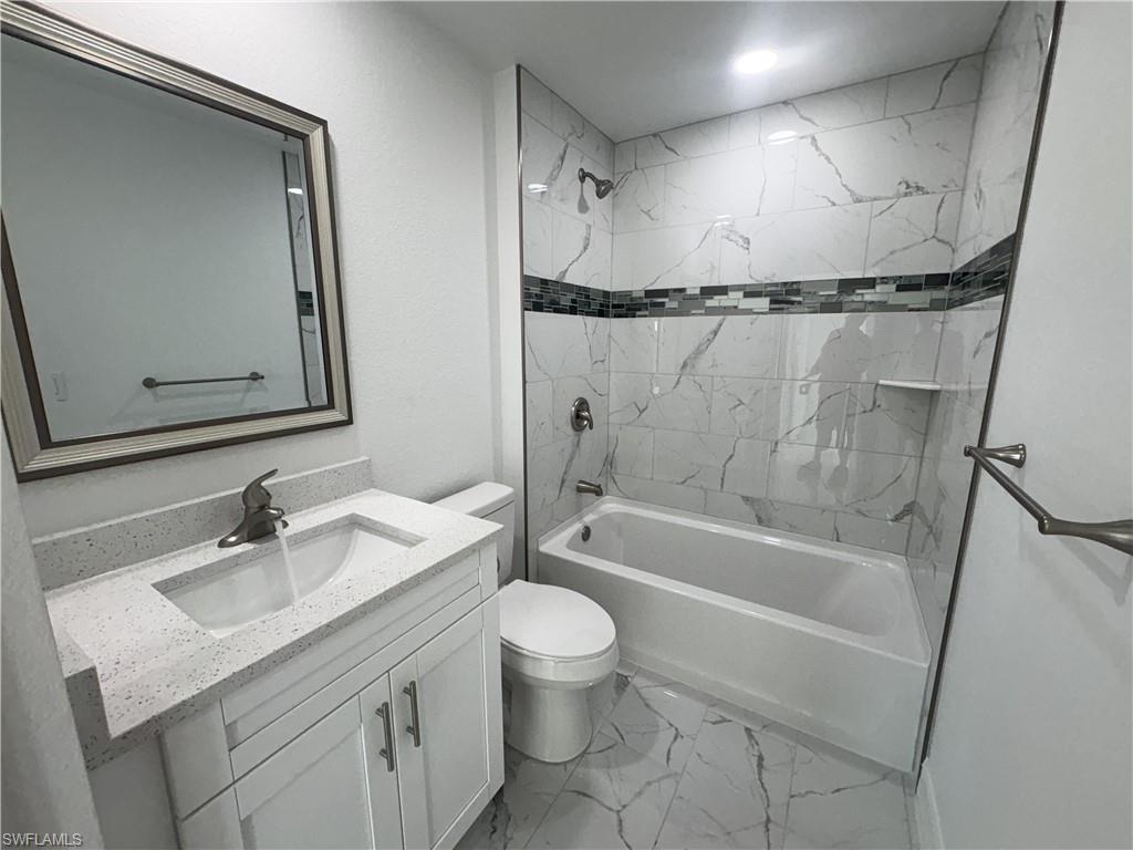 2810 Nw 26th Pl Property Photo 6