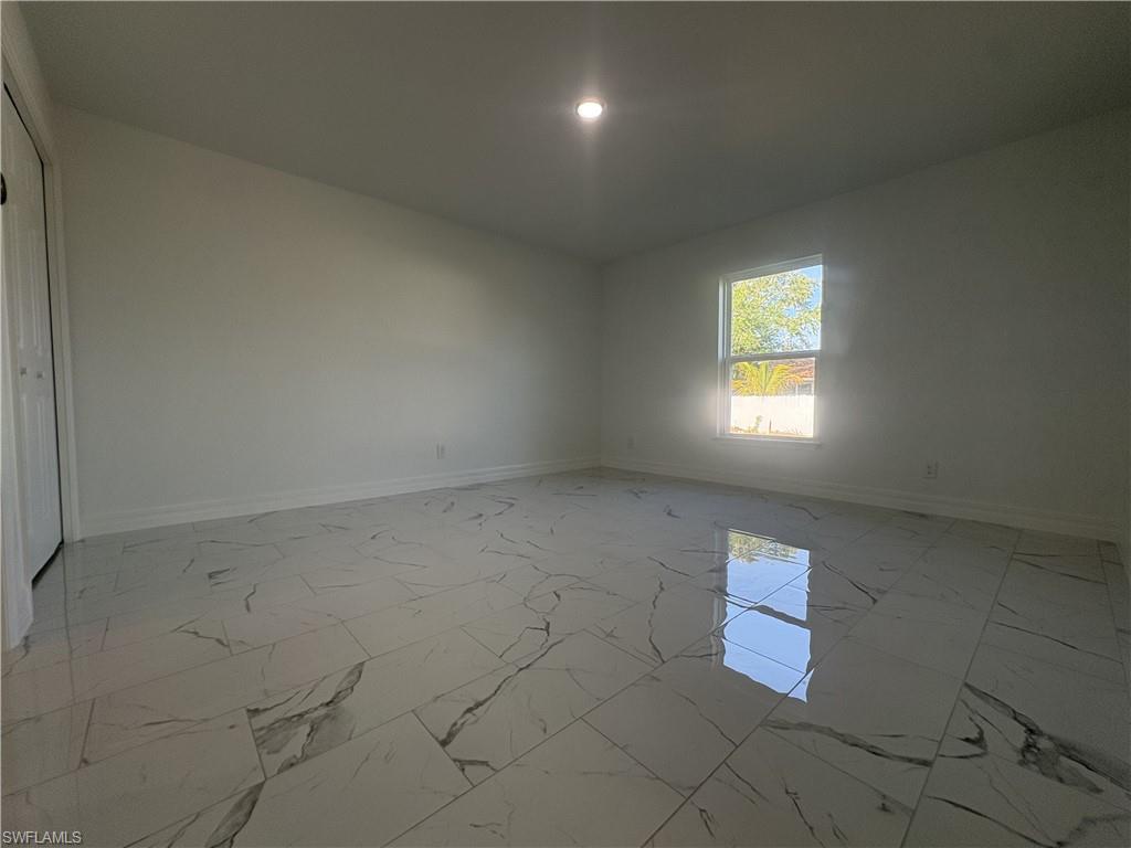 2810 Nw 26th Pl Property Photo 7