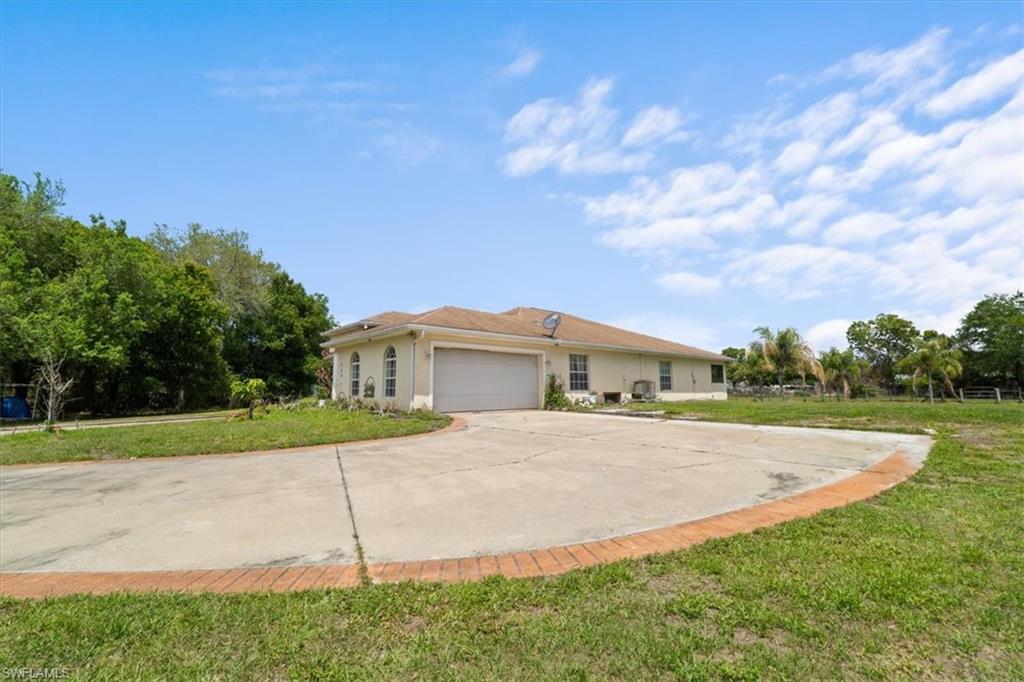 545 N Isora St Property Photo 3