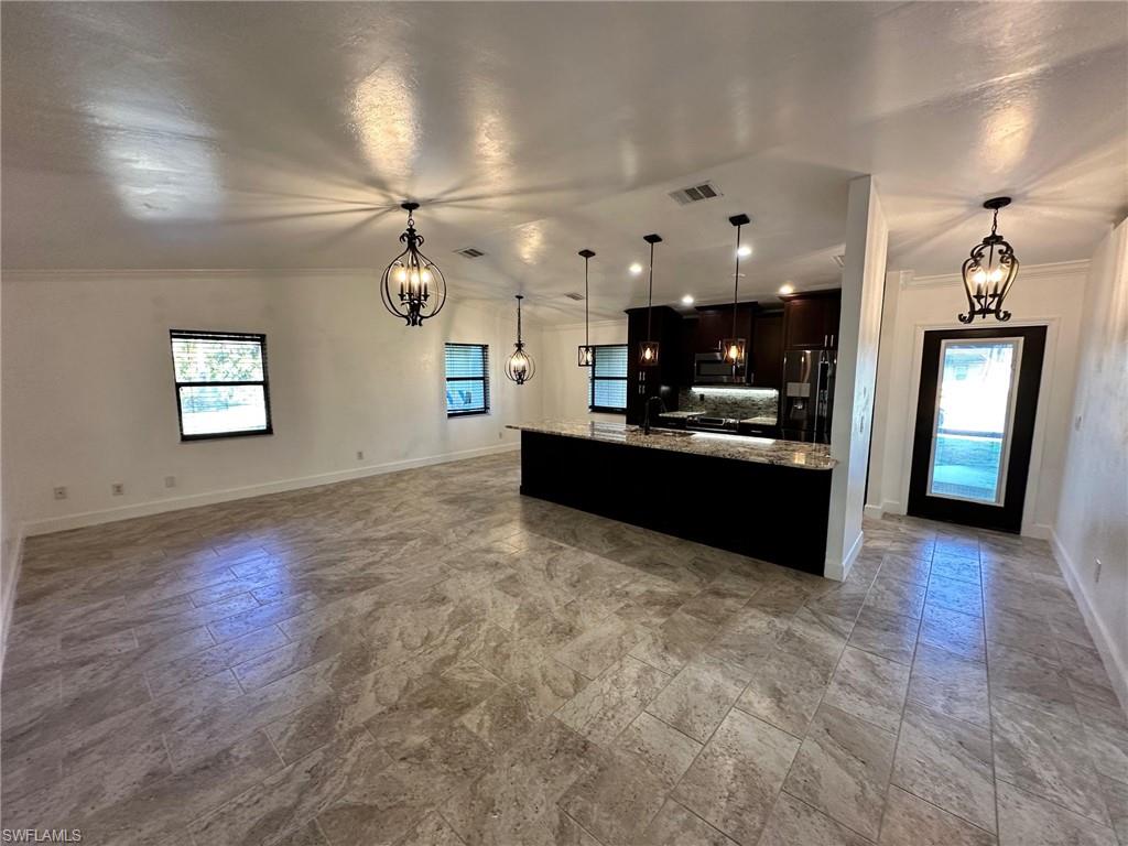 4266 Island Cir B Property Photo 3