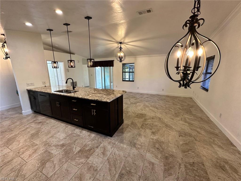 4266 Island Cir B Property Photo 5