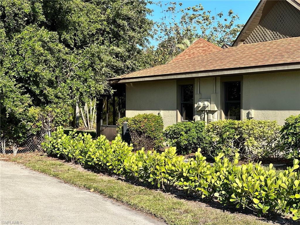 4266 Island Cir B Property Photo 12