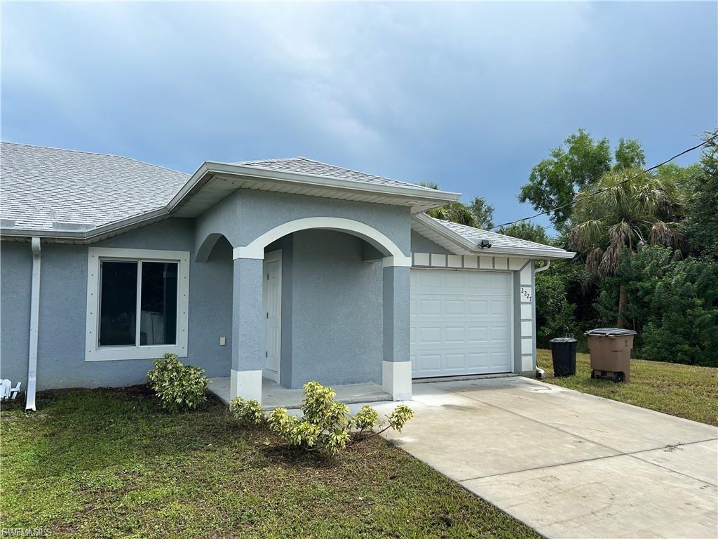 2225/2227 Snead Dr Property Photo 2